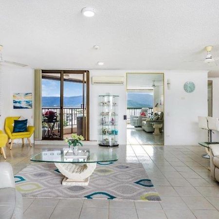 Cairns Ocean View Apartment In Aquarius ภายนอก รูปภาพ