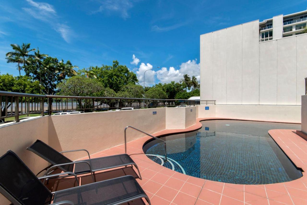 Cairns Ocean View Apartment In Aquarius ภายนอก รูปภาพ