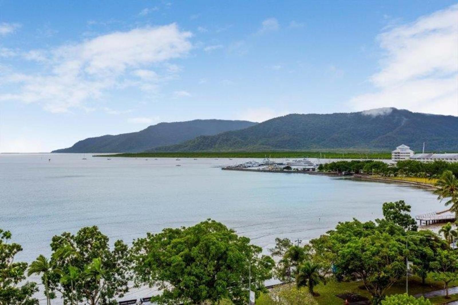 Cairns Ocean View Apartment In Aquarius ภายนอก รูปภาพ
