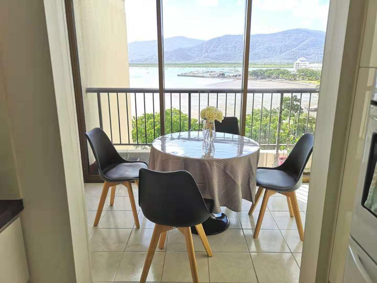 Cairns Ocean View Apartment In Aquarius ภายนอก รูปภาพ